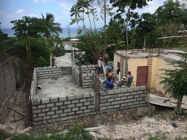 2020Le batiment prend forme.jpg